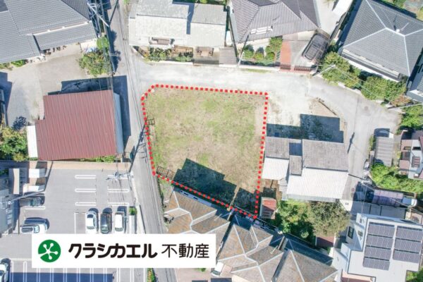 【建築条件なし・現況更地渡し】約１１１坪の広々とした角地！