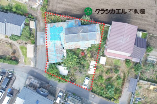 【建築条件なし・解体後更地渡し】広々約１５０坪の土地、小学校まで徒歩約１０分！