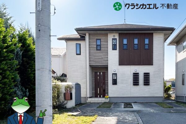 西川田駅歩９分、グランディハウス施行オール電化住宅。 家庭菜園可の広い庭付