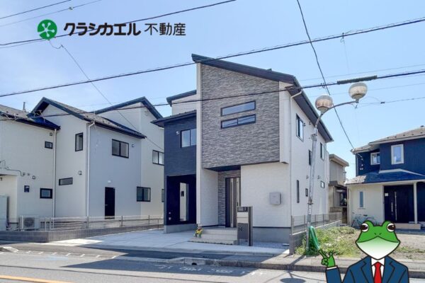 【駅徒歩６分×太陽光発電】 買い物至近の好立地！吹抜１８帖ＬＤＫの新築