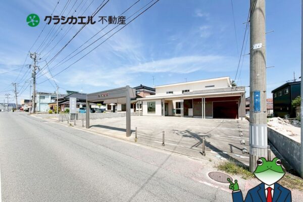 初期費用を抑えてスマートに開業！県道沿い駐車場９台完備の築浅・診療所付き住居。